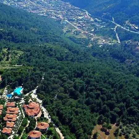 אתר נופש Montana Pine אולודניץ