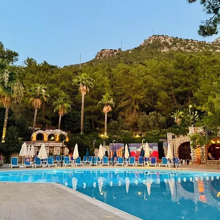 Üdülőközpont Montana Pine Oludeniz