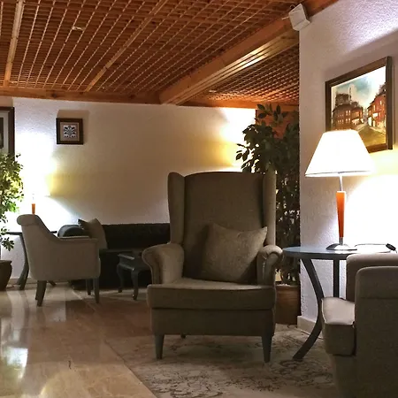 Montana Pine 4*