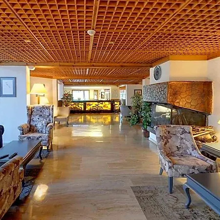 Montana Pine Resort 4*