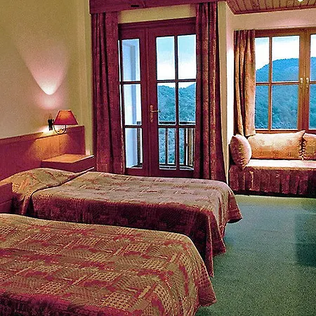 Montana Pine Complex 4*