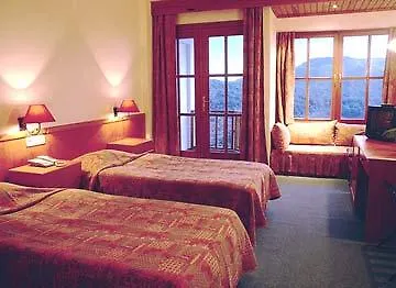 Montana Pine 4*