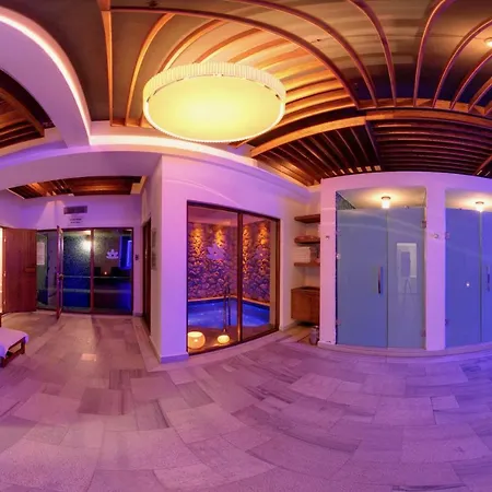 Montana Pine Resort 4*